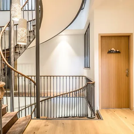 Jondoni Laurendi Kanbo Aparthotel